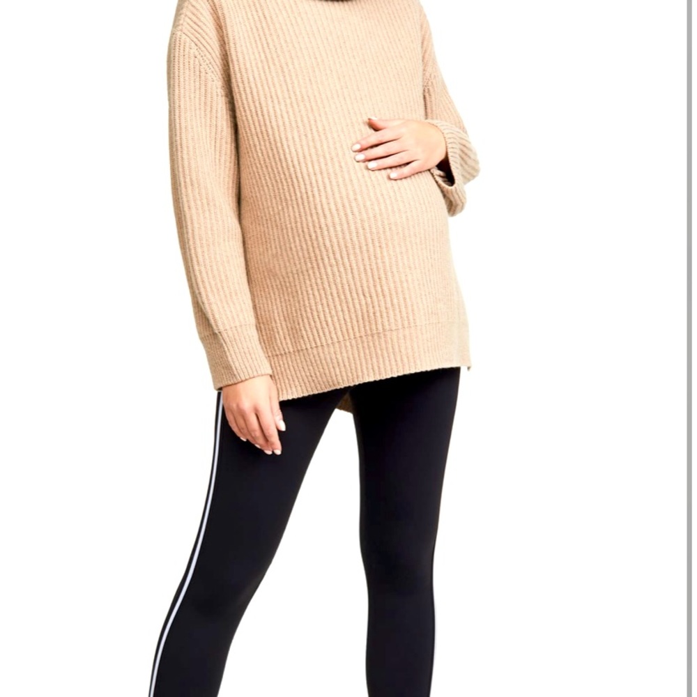Ingrid and Isabelle Maternity 7/8 tuxedo legging